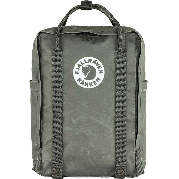 fjllrven kanken laptop 17 super grey 17'' Navy The backpack has a capacity of 20 liters Color Kanken Laptop 17 Kanken